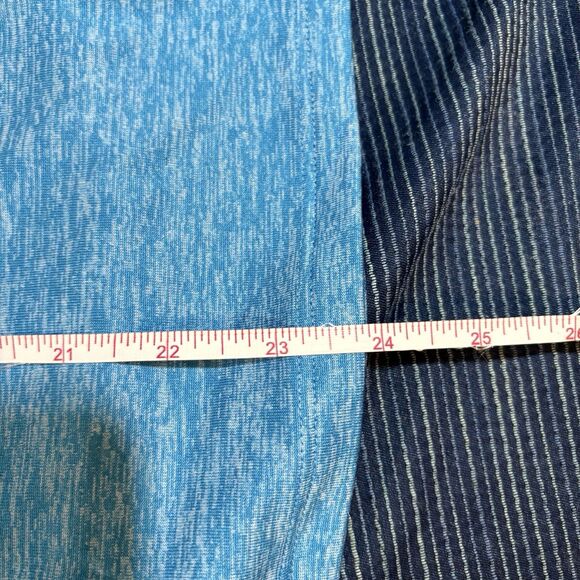 Under Armour T-Shirt Women M V-Neck Blue Logo Tee Athletic Gym Running Core - Picture 9 of 10